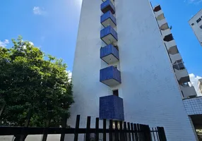 Foto 1 de Apartamento com 3 Quartos para alugar, 138m² em Graças, Recife