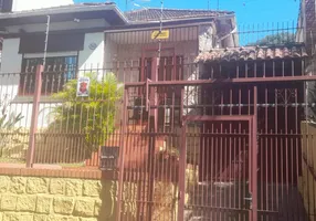 Foto 1 de Sobrado com 2 Quartos para alugar, 115m² em Vila Ipiranga, Porto Alegre