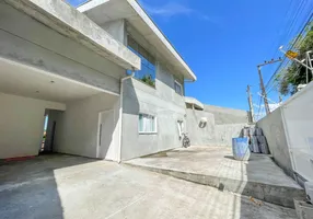 Foto 1 de Casa com 3 Quartos à venda, 200m² em Coloninha, Gaspar