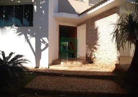 Foto 1 de Casa com 3 Quartos para alugar, 436m² em Gávea, Uberlândia