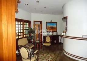 Foto 1 de Casa com 6 Quartos à venda, 550m² em Fundinho, Uberlândia