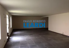 Foto 1 de Sobrado com 4 Quartos para venda ou aluguel, 600m² em Jardim Guedala, São Paulo