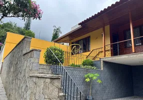Foto 1 de Casa com 5 Quartos à venda, 250m² em Iúcas, Teresópolis