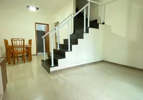 Foto 1 de Casa com 2 Quartos à venda, 120m² em Vila Guilhermina, Praia Grande