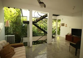 Foto 1 de Casa de Condomínio com 3 Quartos à venda, 285m² em Badu, Niterói