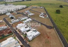 Foto 1 de Lote/Terreno à venda, 668m² em Gávea Sul, Uberlândia