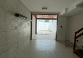 Foto 1 de Casa com 3 Quartos à venda, 110m² em Guarujá, Porto Alegre