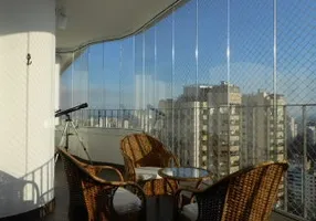 Foto 1 de Apartamento com 4 Quartos à venda, 209m² em Vila Suzana, São Paulo
