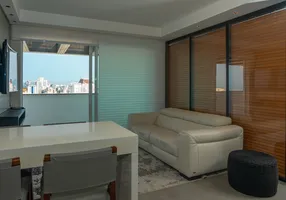 Foto 1 de Apartamento com 2 Quartos para alugar, 76m² em Centro, Florianópolis