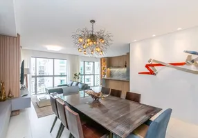 Foto 1 de Apartamento com 4 Quartos à venda, 166m² em Centro, Balneário Camboriú