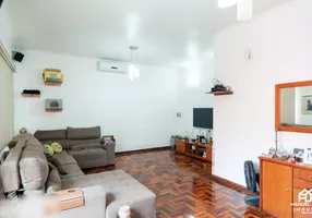 Foto 1 de Casa com 3 Quartos à venda, 212m² em Jardim Umuarama, São Paulo