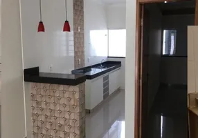 Foto 1 de Casa com 2 Quartos à venda, 70m² em Jardim Europa, Uberlândia