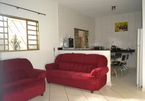 Foto 1 de Casa com 2 Quartos à venda, 396m² em Parque Oeste Industrial, Goiânia