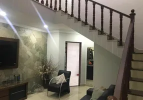Foto 1 de Casa com 3 Quartos à venda, 320m² em Taboão, Diadema