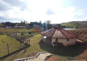 Foto 1 de Fazenda/Sítio com 3 Quartos à venda, 40000m² em Passa Tres, Tuiuti