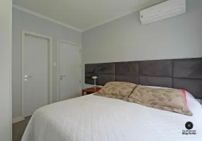 Foto 1 de Apartamento com 4 Quartos à venda, 105m² em São João, Porto Alegre