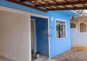 Foto 1 de Casa com 2 Quartos à venda, 53m² em Aririu da Formiga, Palhoça