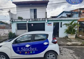 Foto 1 de Casa com 4 Quartos à venda, 250m² em Vila Bartira, Itaquaquecetuba