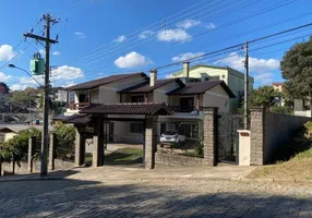 Foto 1 de Casa com 4 Quartos à venda, 272m² em Sao Caetano, Caxias do Sul