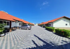 Foto 1 de Casa de Condomínio com 2 Quartos à venda, 55m² em Jardim Rio da Praia, Bertioga