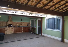 Foto 1 de Casa com 2 Quartos à venda, 87m² em Atlântica, Rio das Ostras