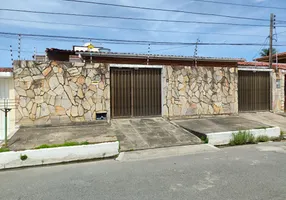 Foto 1 de Casa com 4 Quartos à venda, 325m² em Feitosa, Maceió