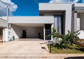 Foto 1 de Casa de Condomínio com 3 Quartos à venda, 197m² em Jardins Capri, Senador Canedo