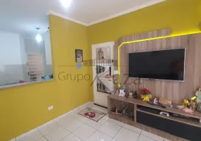 Foto 1 de Casa com 2 Quartos à venda, 70m² em Parque dos Principes, Jacareí