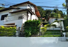 Foto 1 de Casa de Condomínio com 5 Quartos à venda, 195m² em Maria Paula, Niterói