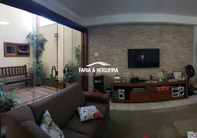 Foto 1 de Casa com 4 Quartos à venda, 374m² em Centro, Rio Claro