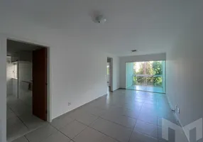 Foto 1 de Apartamento com 2 Quartos à venda, 76m² em Samambaia, Petrópolis