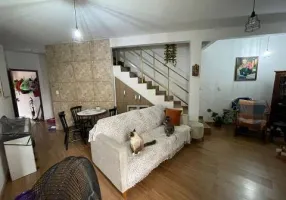 Foto 1 de Casa com 2 Quartos à venda, 105m² em Bonsucesso, Rio de Janeiro
