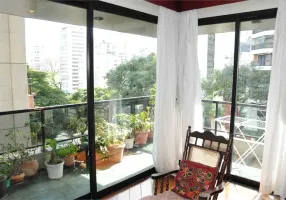 Foto 1 de Apartamento com 3 Quartos para venda ou aluguel, 195m² em Higienópolis, São Paulo