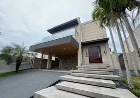 Foto 1 de Casa de Condomínio com 3 Quartos para alugar, 360m² em Condomínio Florais Cuiabá Residencial, Cuiabá