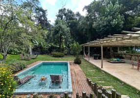Foto 1 de Casa com 4 Quartos para venda ou aluguel, 200m² em Parque do Imbuí, Teresópolis