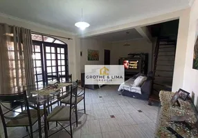 Foto 1 de Casa com 3 Quartos à venda, 350m² em Jardim das Bandeiras, Taubaté