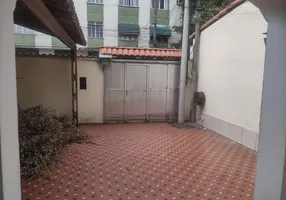 Foto 1 de Casa com 2 Quartos para alugar, 100m² em Senador Camará, Rio de Janeiro