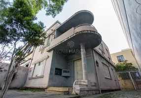 Foto 1 de Casa com 3 Quartos à venda, 260m² em Rio Branco, Porto Alegre