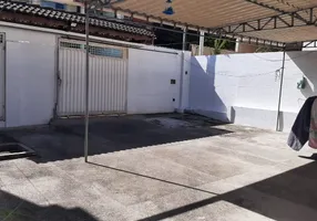 Foto 1 de Sobrado com 3 Quartos à venda, 230m² em Itinga, Lauro de Freitas