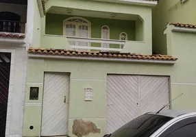 Foto 1 de Casa de Condomínio com 3 Quartos para alugar, 226m² em Centro, Belford Roxo