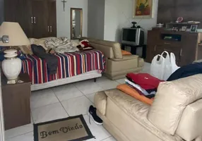 Foto 1 de Casa com 2 Quartos à venda, 156m² em Estreito, Florianópolis