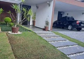 Foto 1 de Sobrado com 3 Quartos à venda, 217m² em Vila Oliveira, Mogi das Cruzes