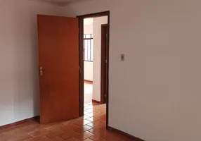 Foto 1 de Casa com 2 Quartos para alugar, 60m² em Campo Comprido, Curitiba