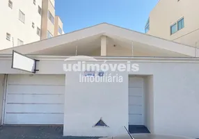 Foto 1 de Casa com 3 Quartos à venda, 200m² em Umuarama, Uberlândia