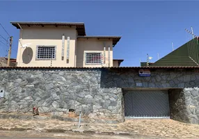 Foto 1 de Sobrado com 4 Quartos à venda, 302m² em São Lourenço, Anápolis