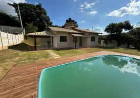 Foto 1 de Fazenda/Sítio com 3 Quartos à venda, 1000m² em Pinheiros, Itatiaiuçu