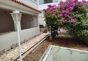 Foto 1 de Casa com 2 Quartos para alugar, 250m² em Federal, São Lourenço