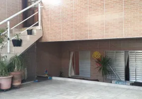 Foto 1 de Sobrado com 4 Quartos à venda, 190m² em Saúde, São Paulo