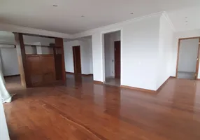 Foto 1 de Apartamento com 3 Quartos para venda ou aluguel, 226m² em Moema, São Paulo