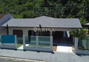 Foto 1 de Casa com 2 Quartos à venda, 200m² em Centro, Guaramirim